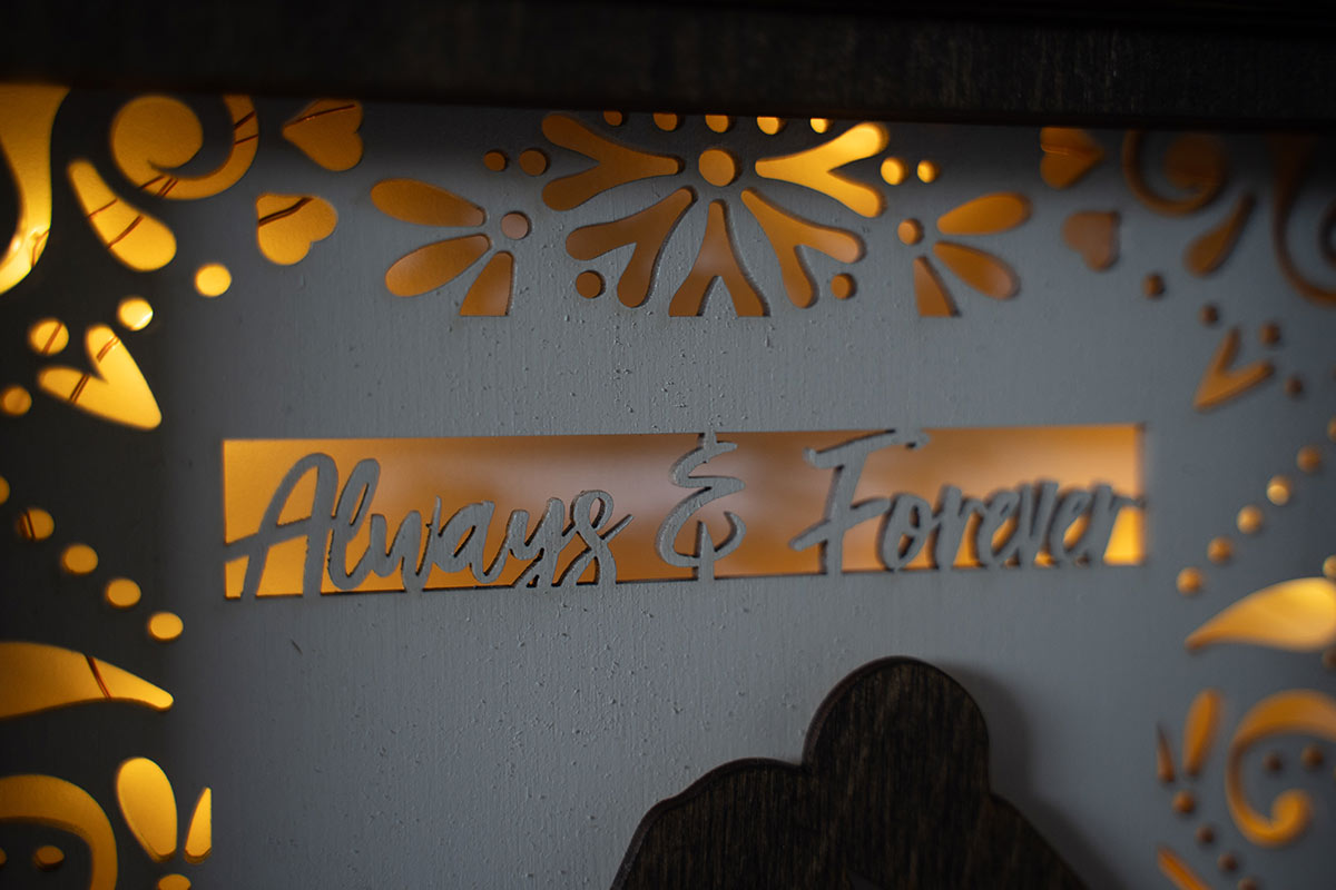 Loving Couple Silhouette - Illuminated Shadow Box