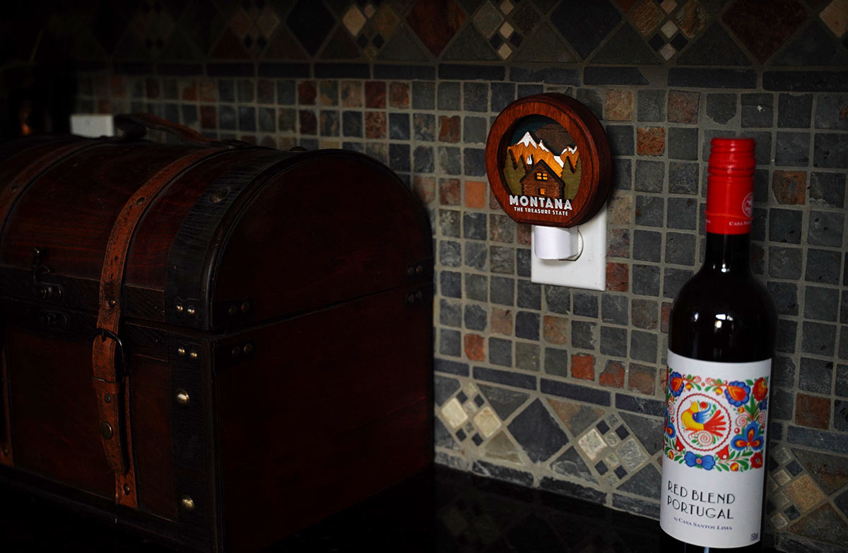 Montana Mountain Cabin - Wood-Carved Night-light